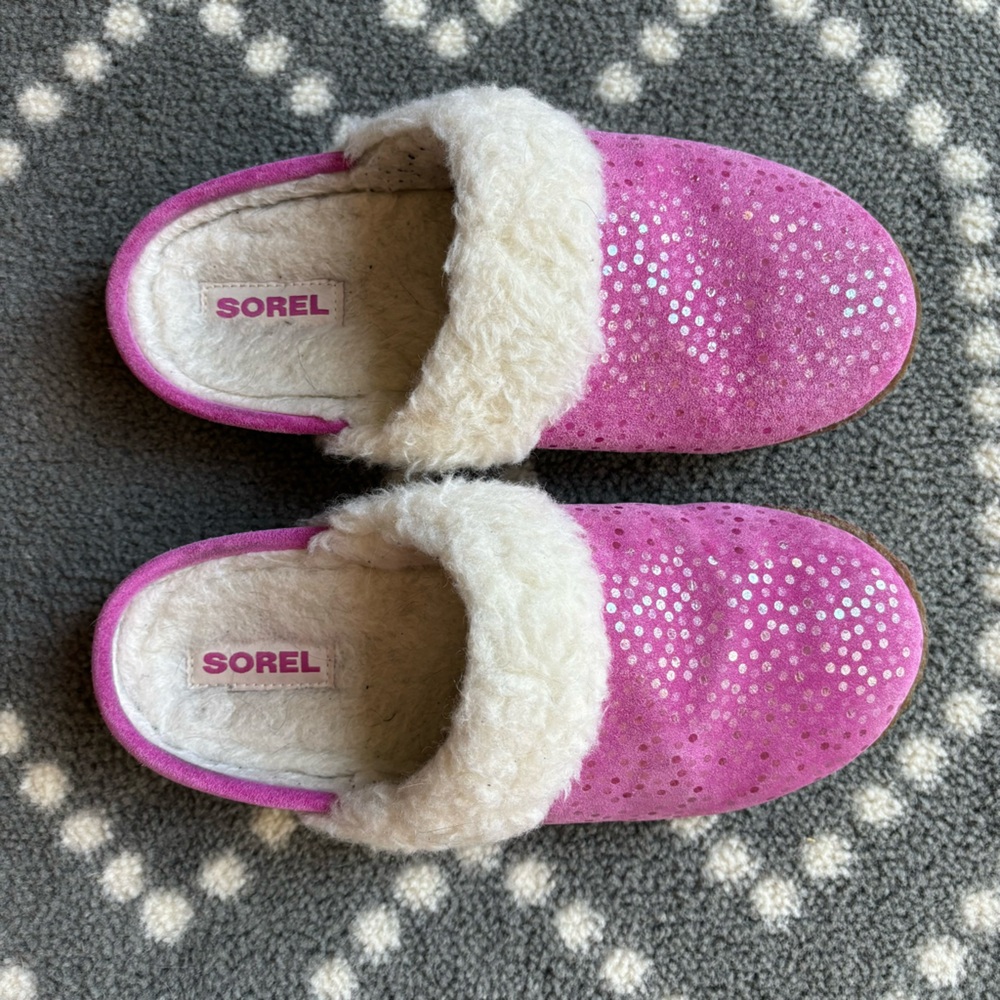 Sorel - Pink Sparkle Slippers with White Lining
